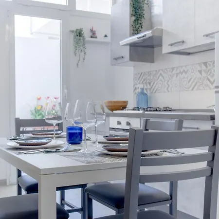 Tropical - Boutique Apartment